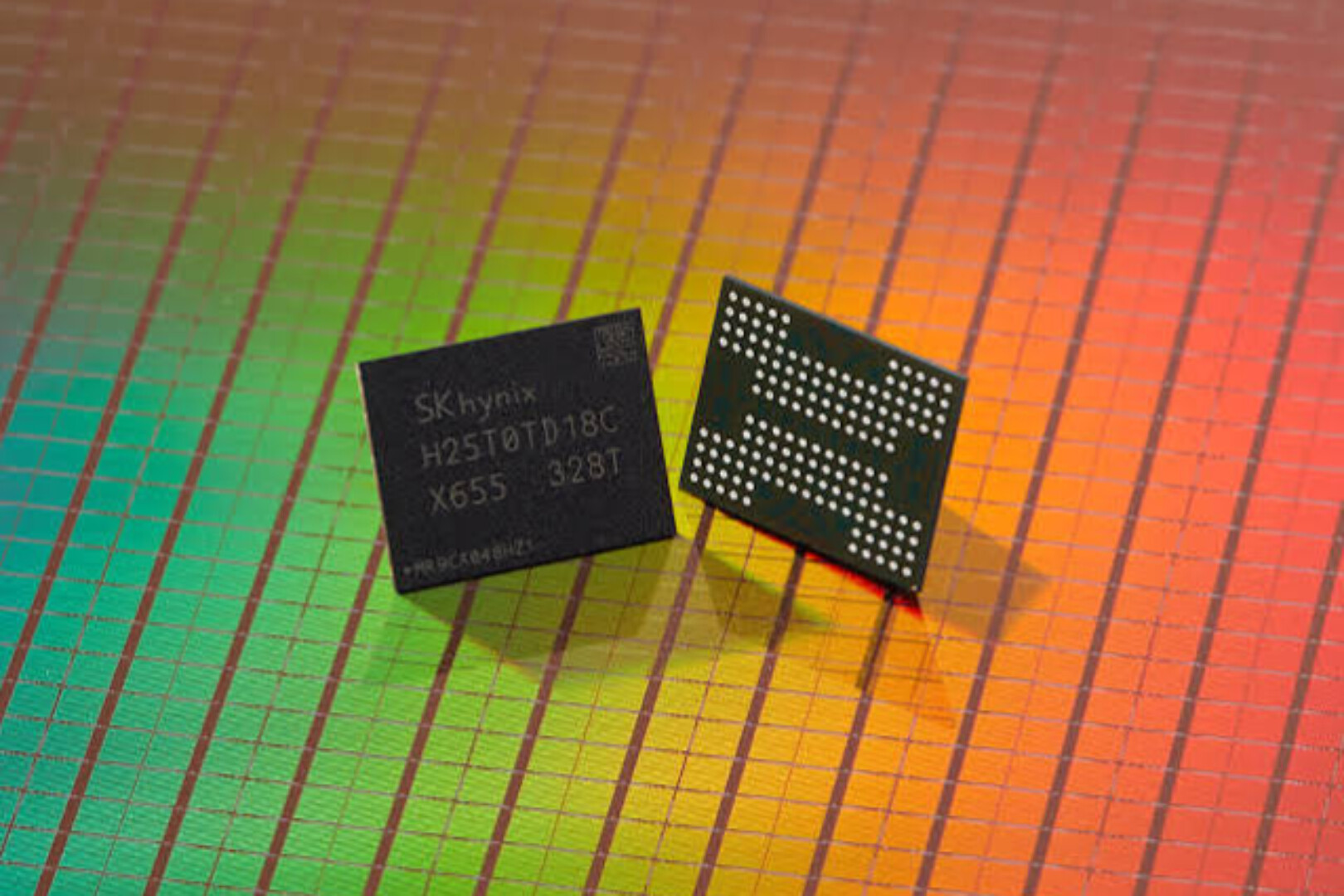 摩根士丹利解读：上调 SIMO 目标价至 400 美元， AI 服务器改写 NAND 周期