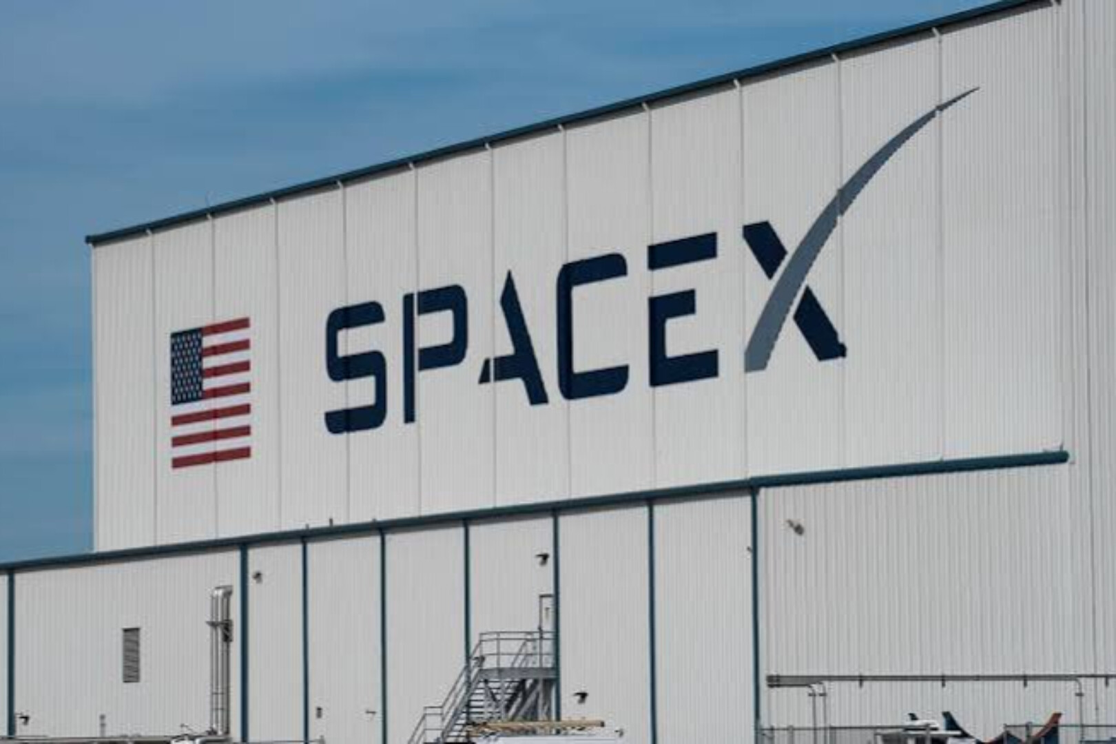 800 的目标价， 60 亿美元买盘，为什么没托住 SpaceX ？