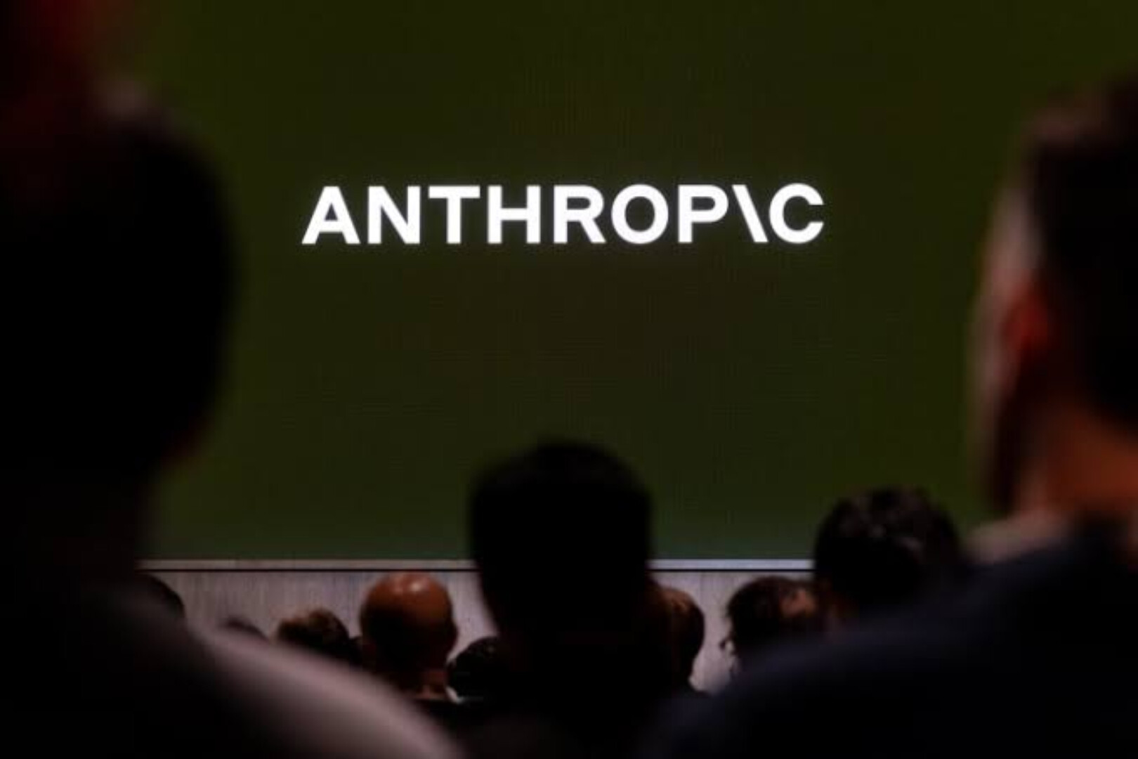SemiAnalysis ： Anthropic 三季度利润将突破 10 亿美元