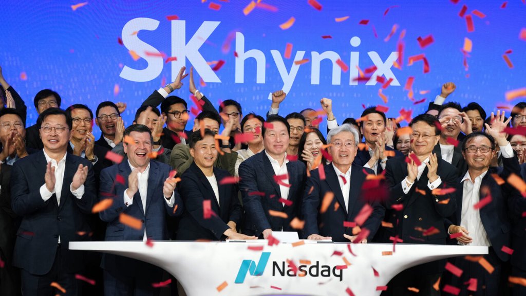 AI狂欢持续！SK海力士创海外赴美最大IPO，美股首秀收涨13%