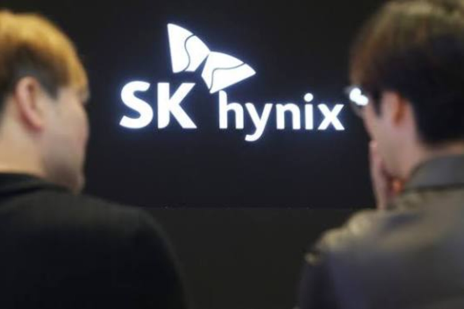 30%溢价，解码 SK 海力士跨市场套利的热潮与暗礁