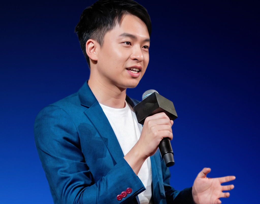光子跃迁：以AI重构影像，从拇指相机出发定义个人智能影像生态