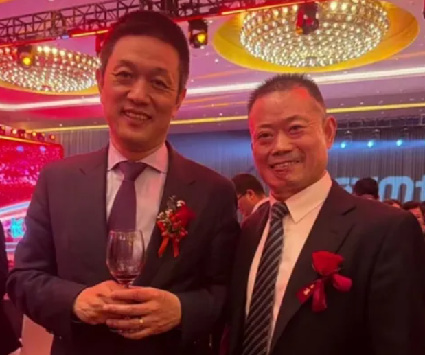 长鑫科技批量造富：12名核心成员身家过亿，雷军旗下公司、蔚来战投浮盈均超7亿元，李斌现身答谢宴；碧桂园却卖飞，痛失470亿