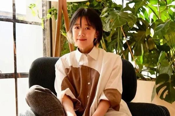 刚刚，北大校友翁荔官宣离职，AI 时代最好的「对齐」是照顾好自己