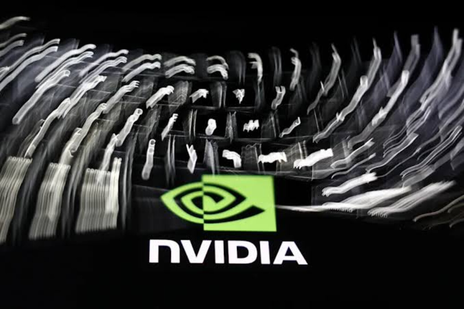 英伟达信用违约率暴涨， AI 债务要爆雷了吗？